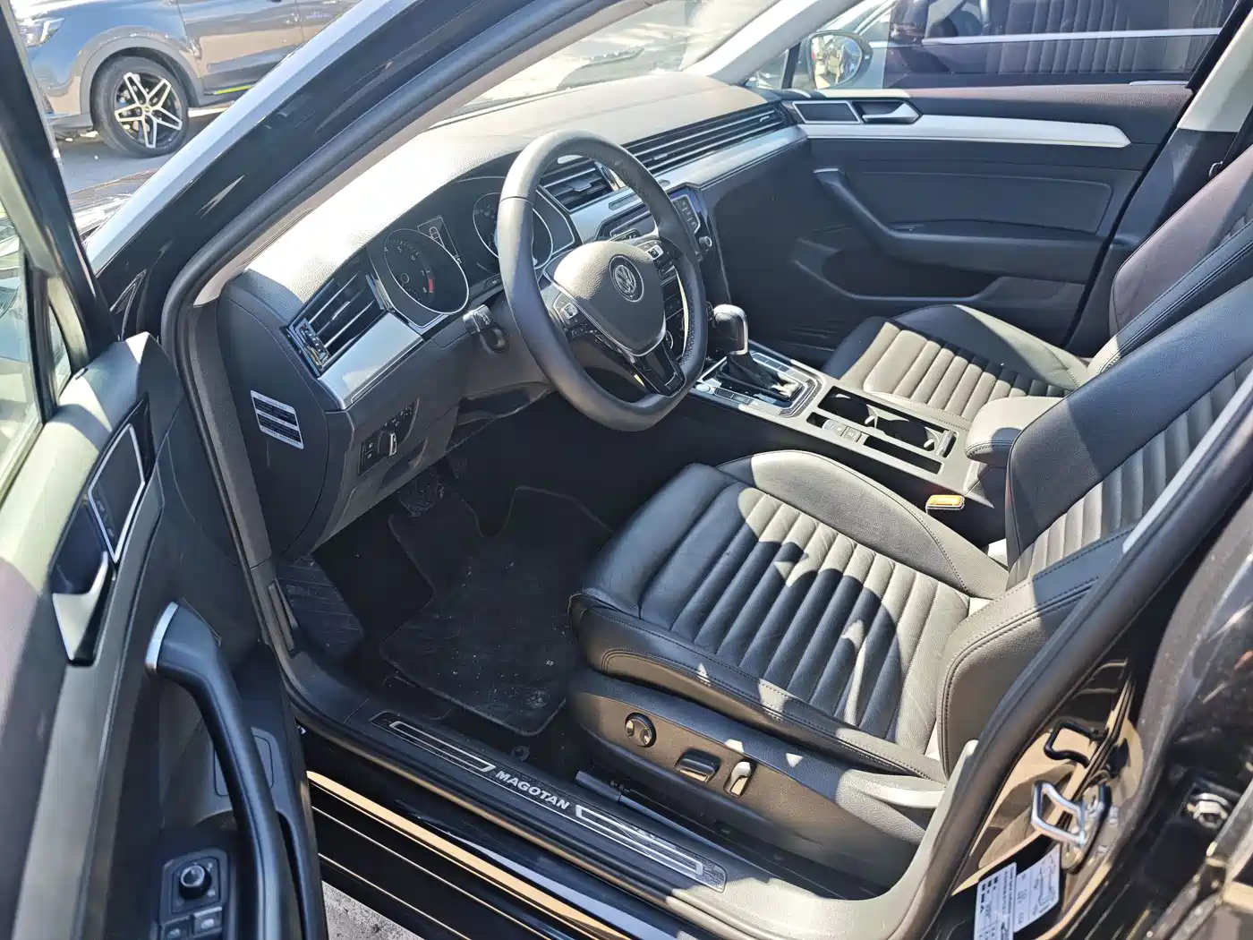 Volkswagen Magotan 2017 330TSI DSG Leading фото 4