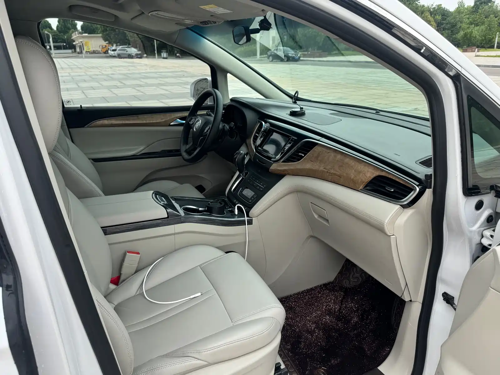 Фото 7 - Buick GL8
