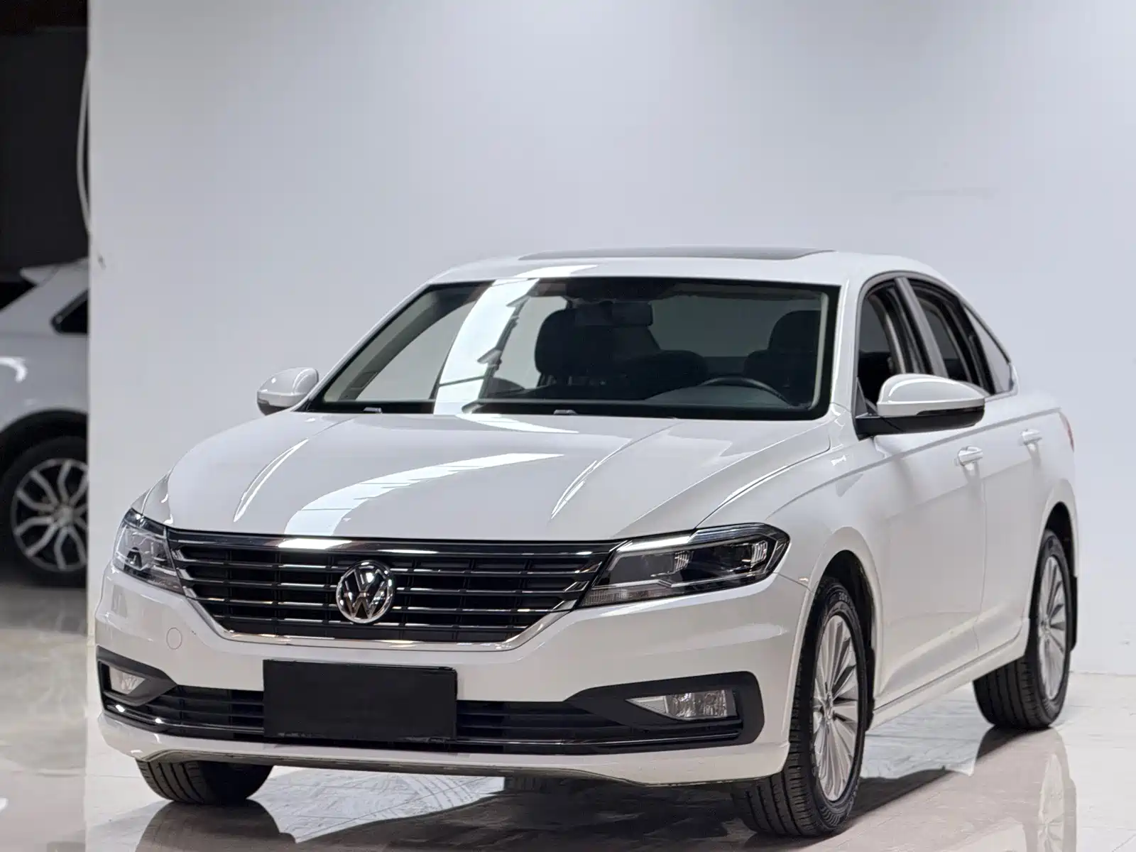 صورة 1 - Volkswagen Lavida