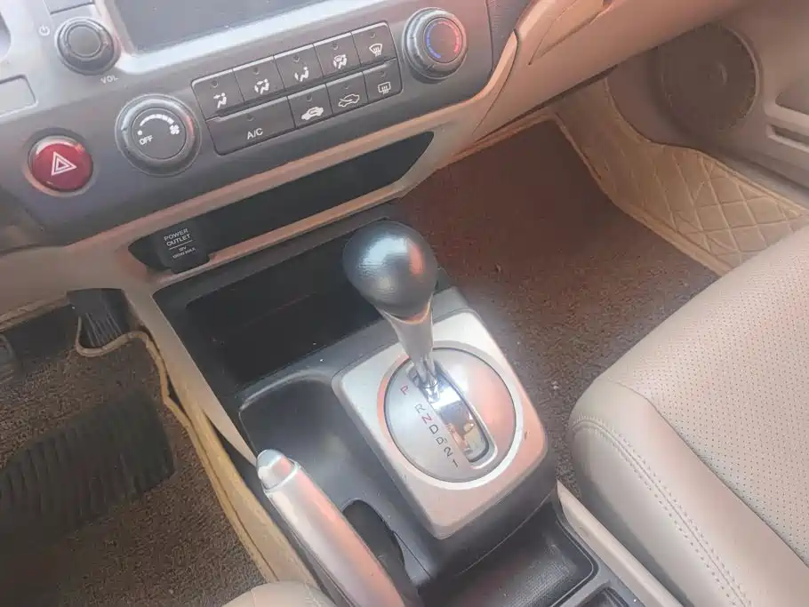 CIIMO CIIMO 2014 2012 1.8L Automatic