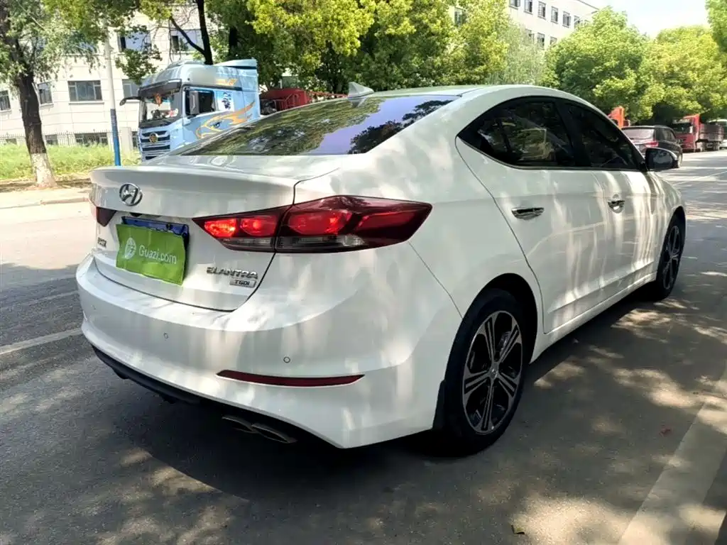 Hyundai Elantra 2018 1.4T DCT Dynamic·Vitality Model фото 7