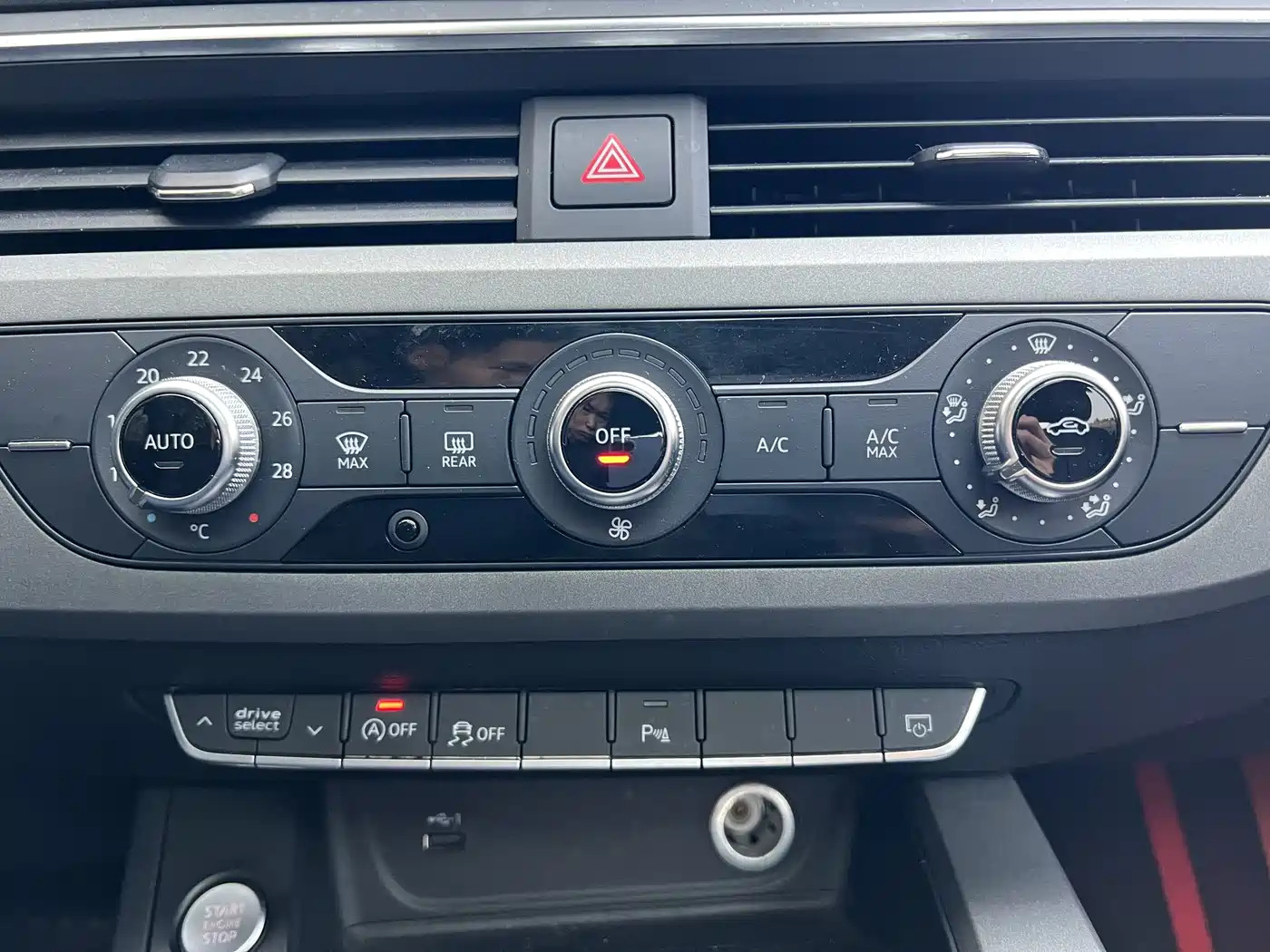 Audi A4L 2018 30th Anniversary 40 TFSI Progressive фото 15