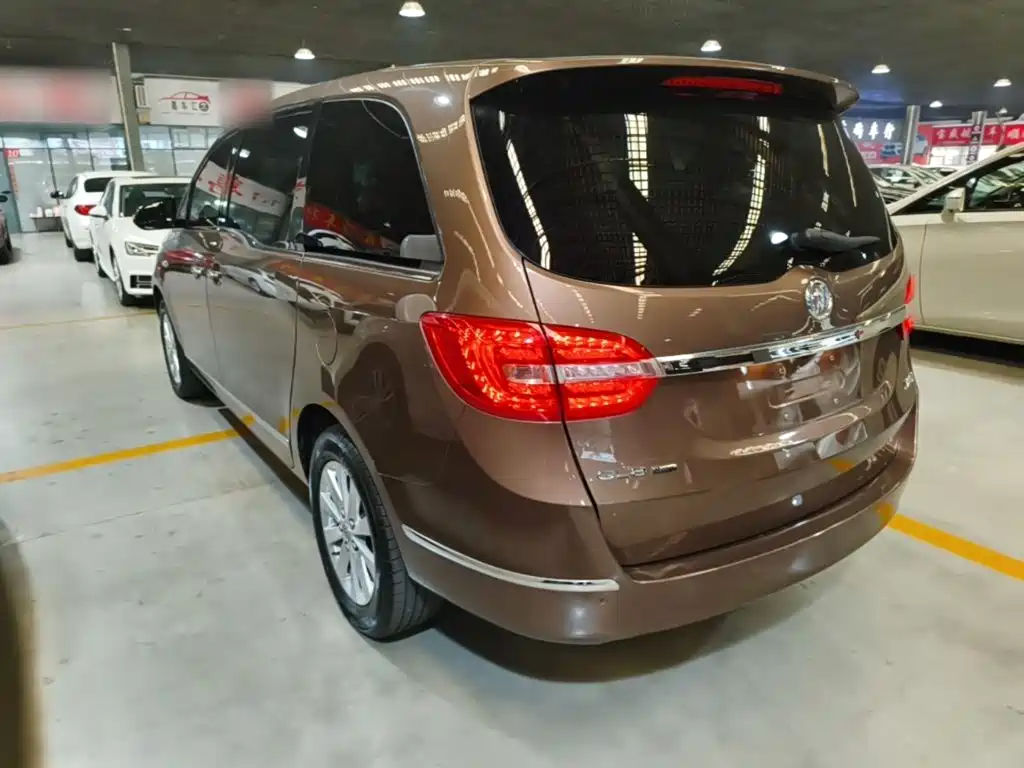 Фото 5 - Buick GL8