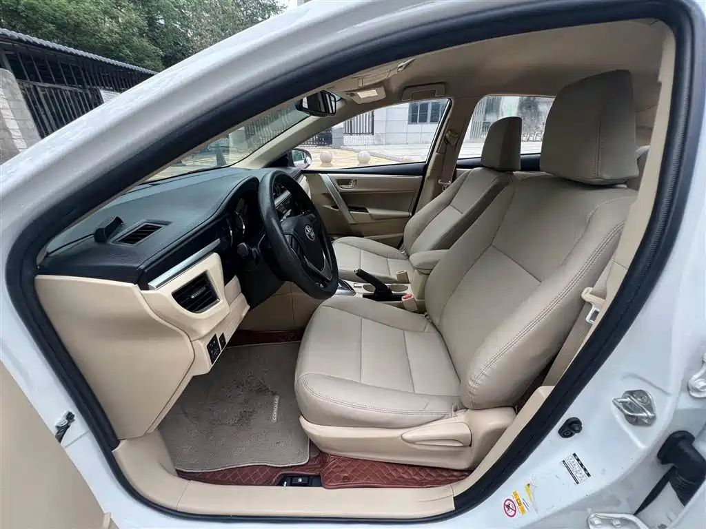 Toyota Corolla 2014 1.6L CVT GL фото 4