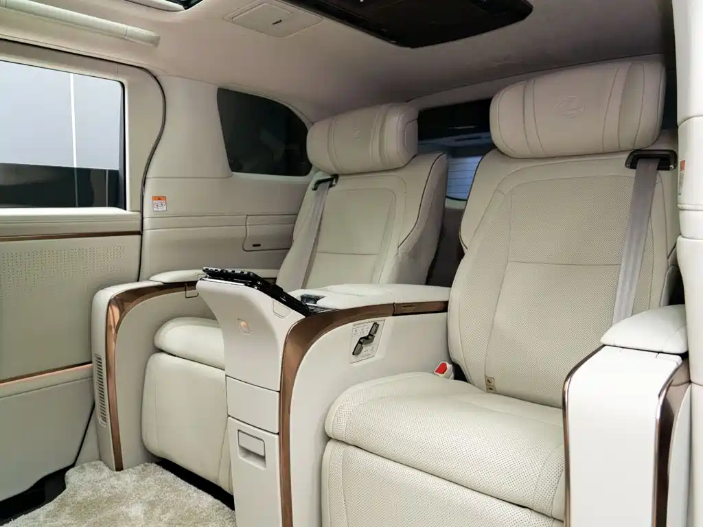 Lexus LM 2026 2025 Model 500h Four-Seater Imperial Edition