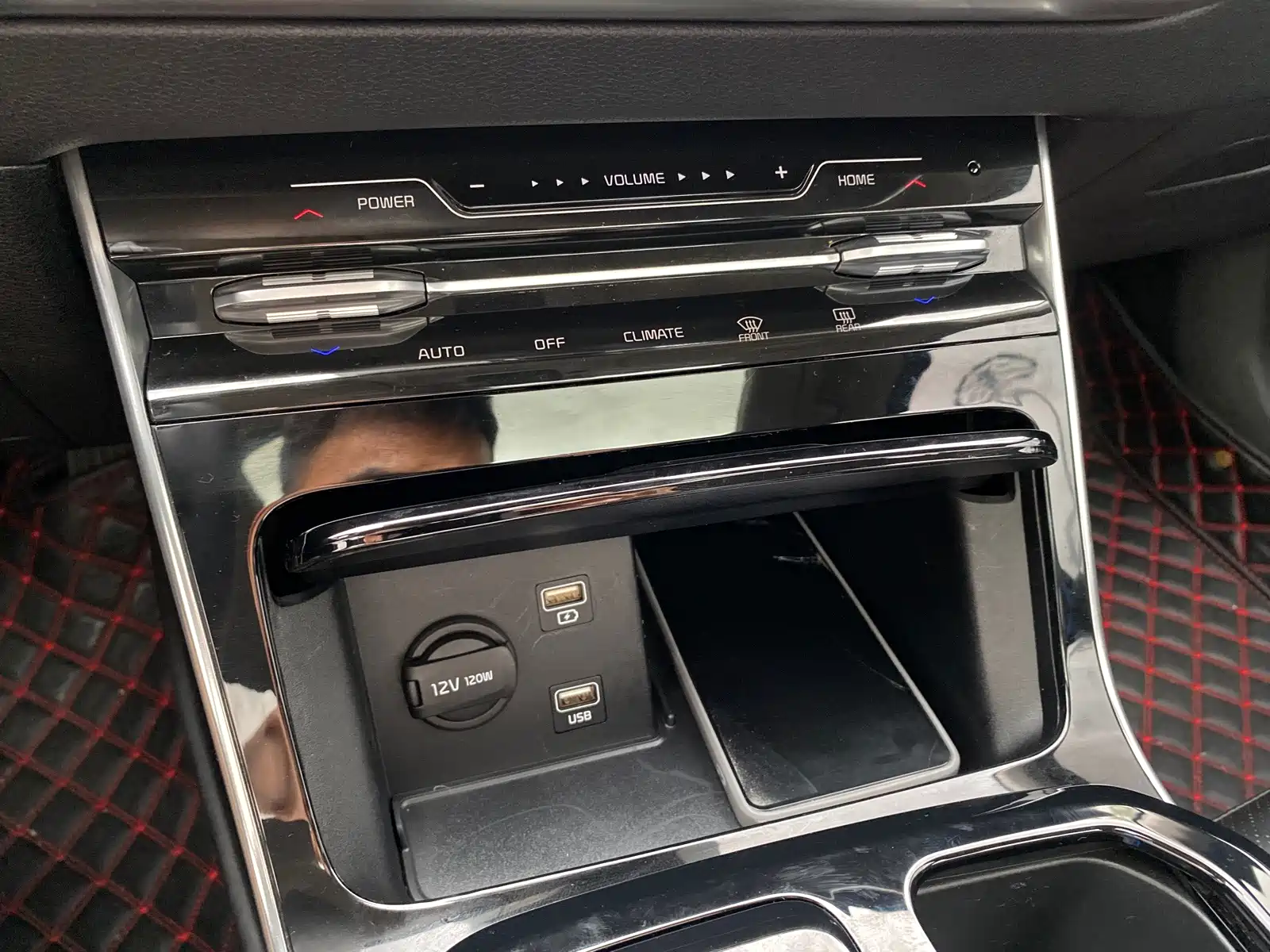Photo 18 - Kia K5