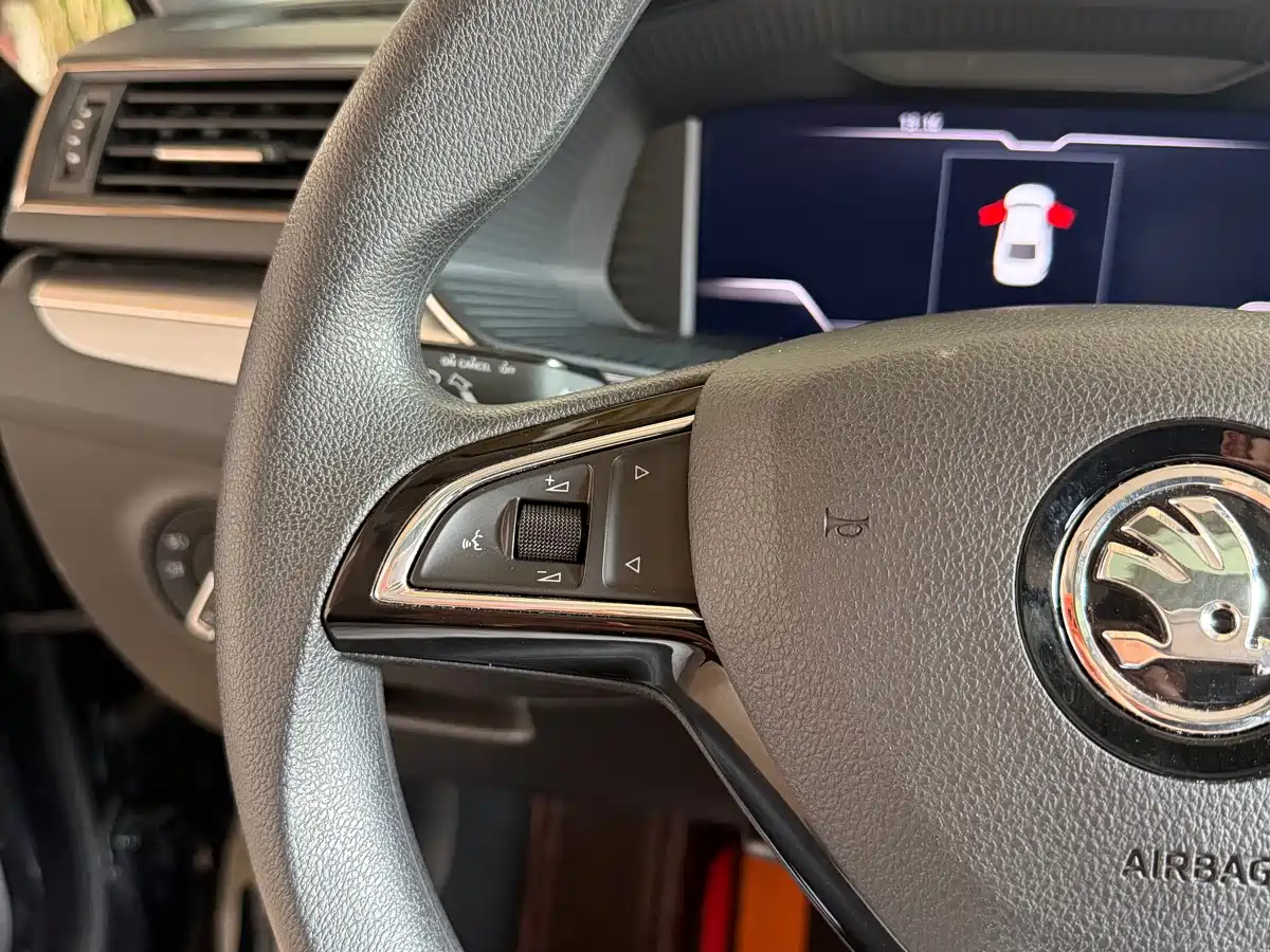 Photo 18 - Škoda Superb
