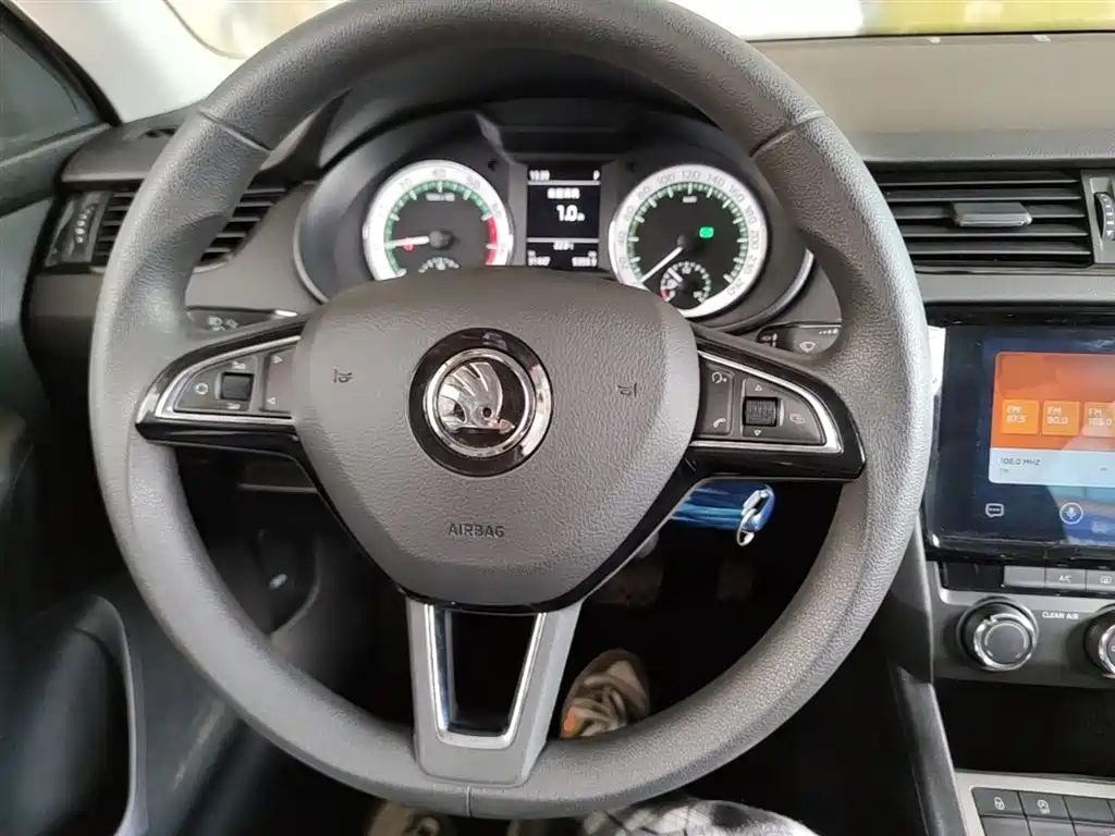 SKODA OCTAVIA