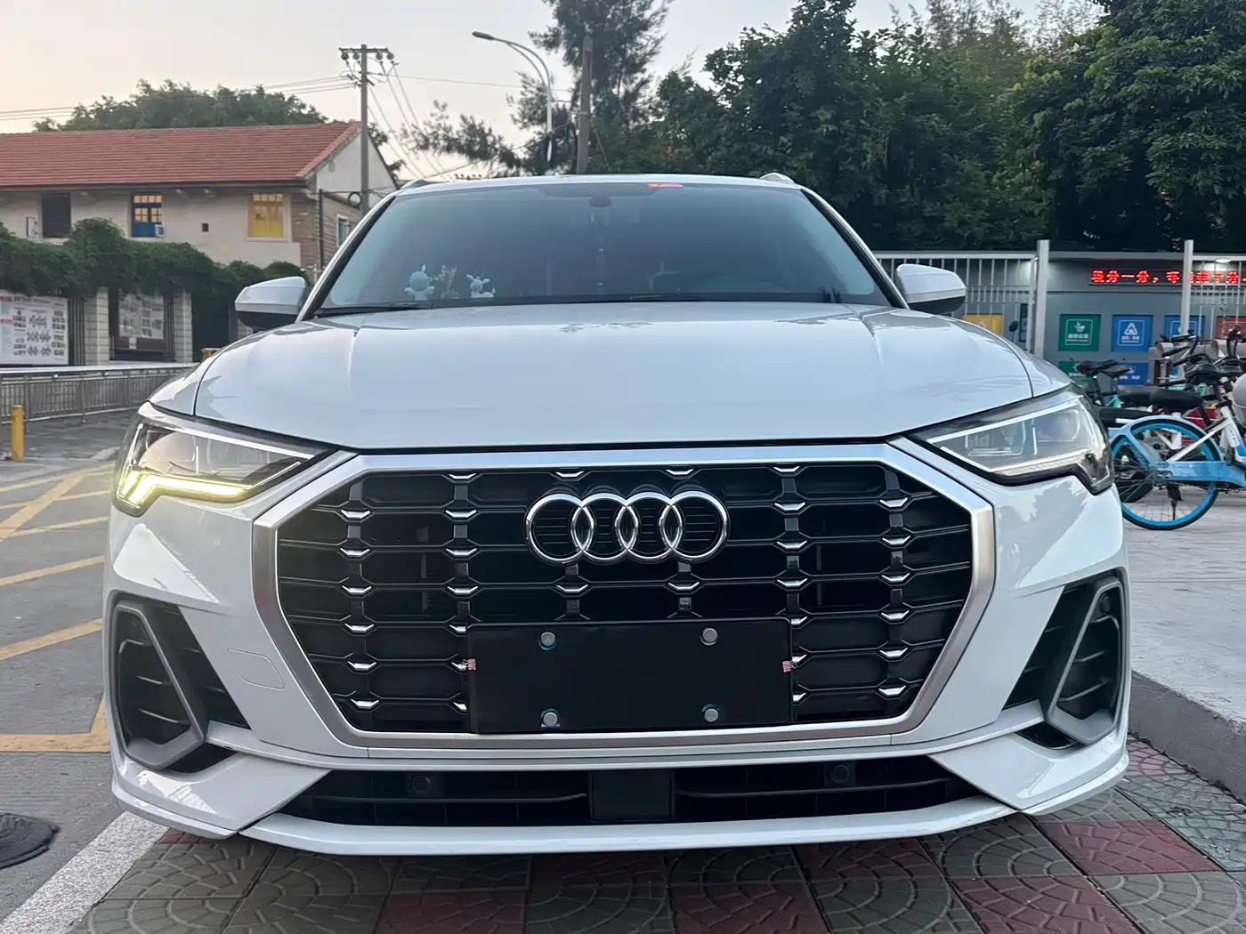 Фото 8 - Audi Q3