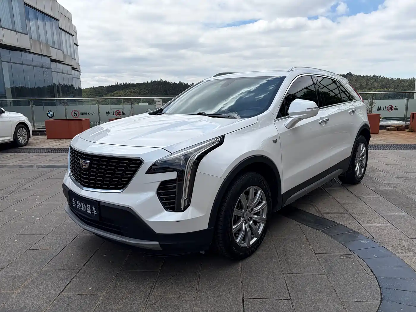 Cadillac XT4 2018 28T FWD Leading Edition