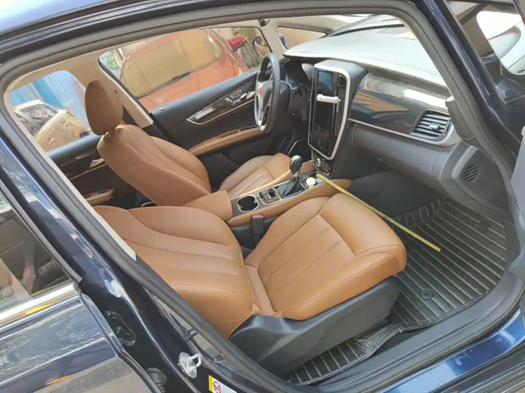 Photo 25 - BYD Song MAX