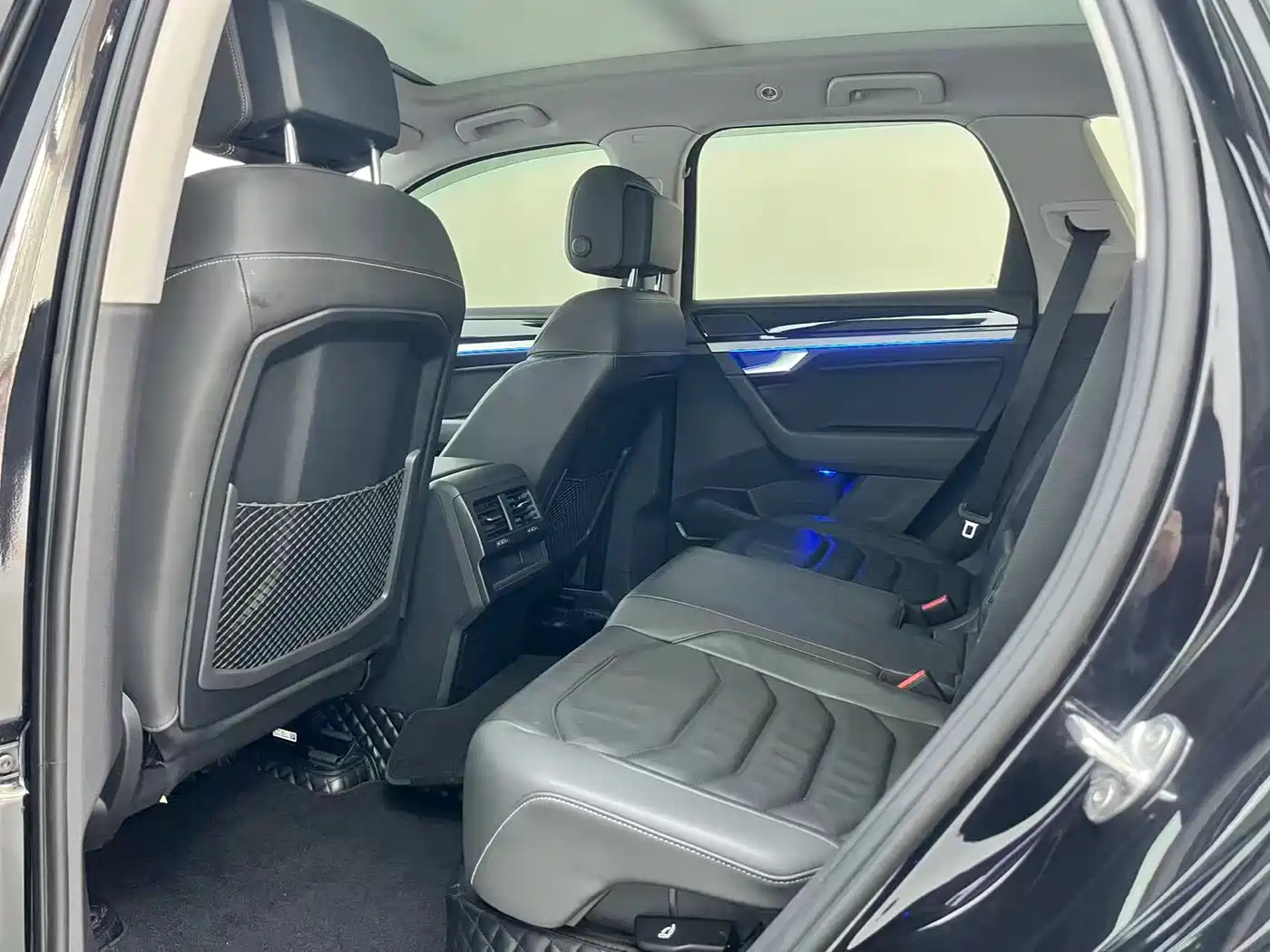Volkswagen Touareg 2021 2.0TSI Pilot Special Edition фото 9