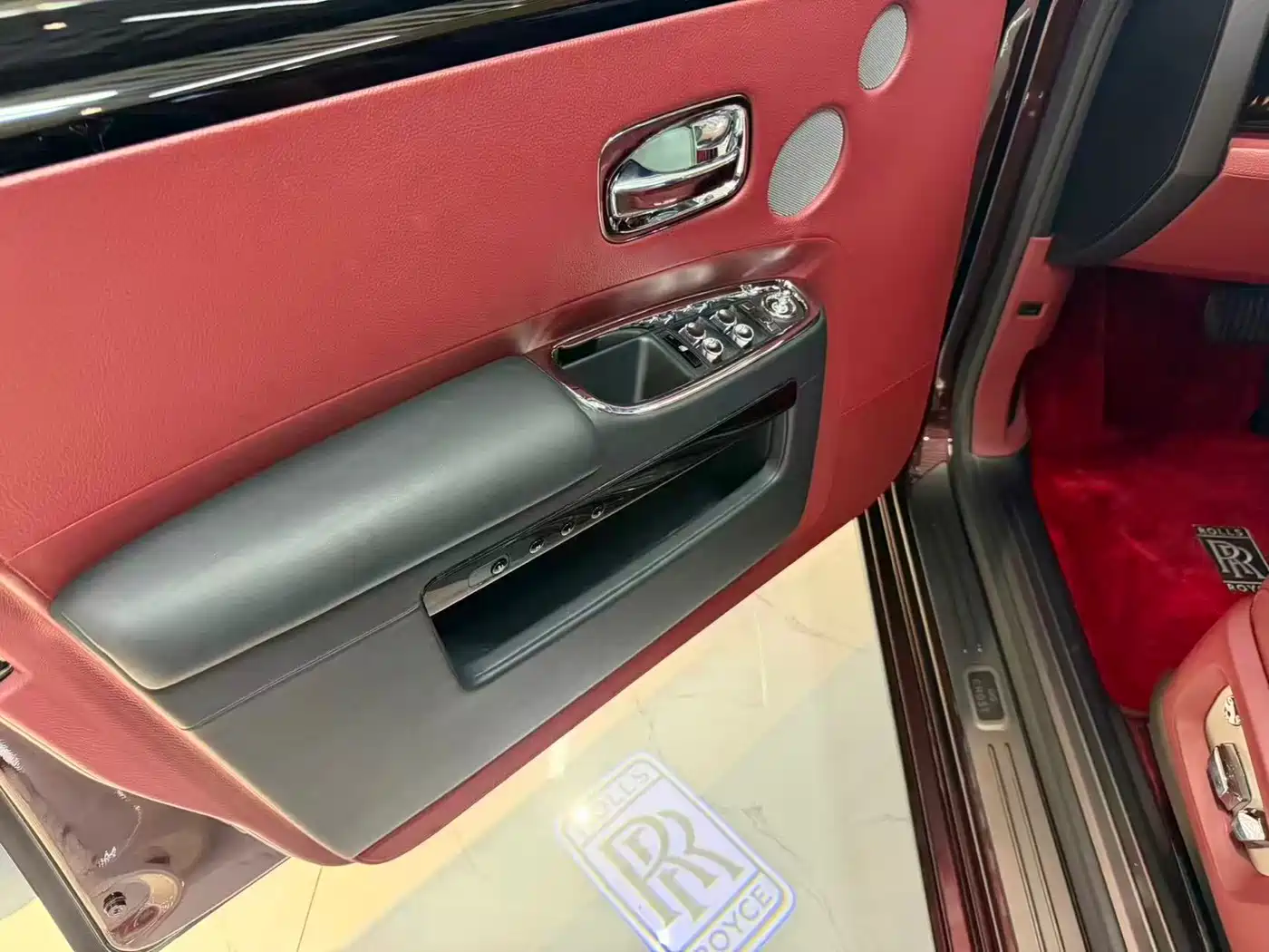 Rolls-Royce Ghost 2011 2010 Model 6.6T Standard