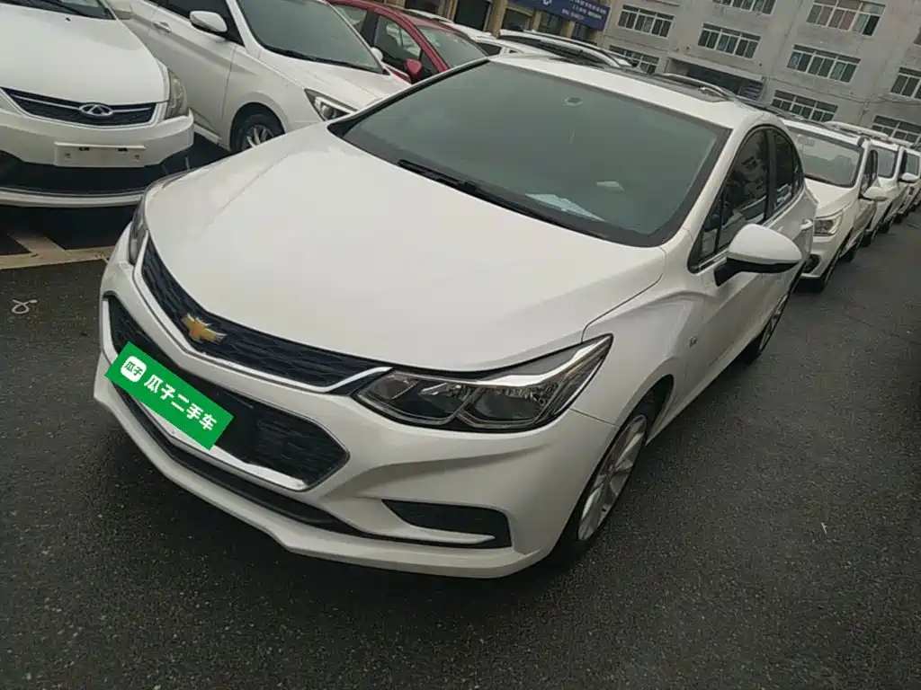 Chevrolet Cruze 2017 2018 320 Automatic Pioneer Sunroof Edition