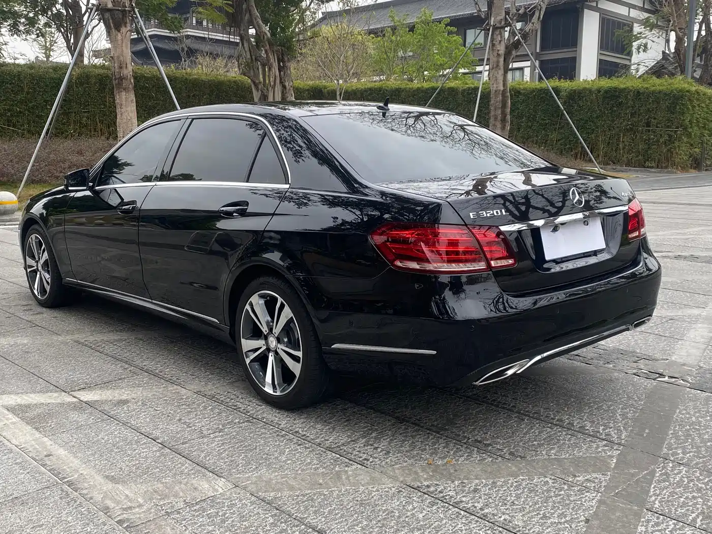 Mercedes-Benz E-Class 2015 E 320 L Luxury 4MATIC фото 24