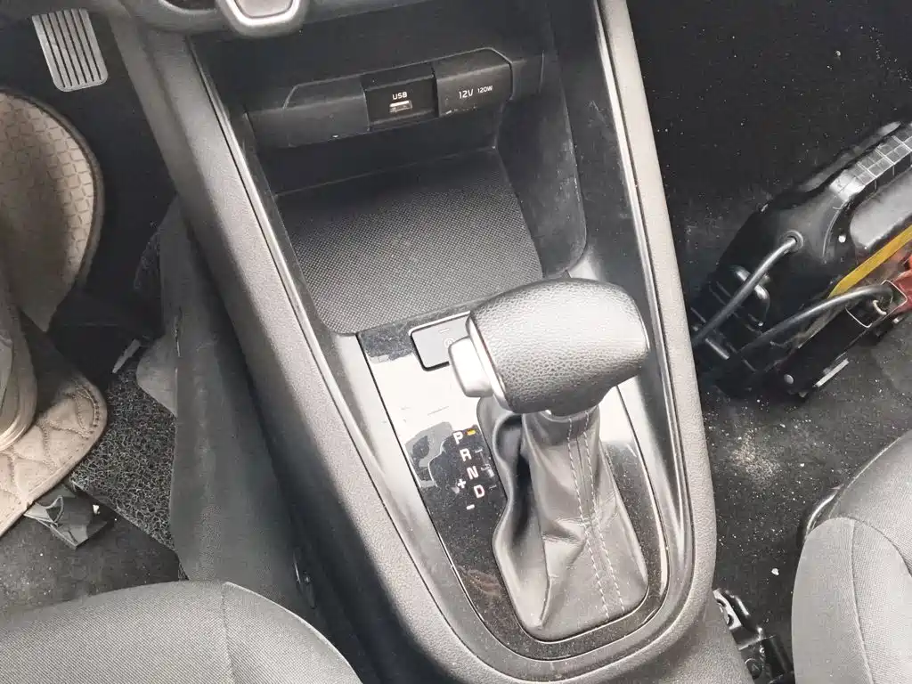 Photo 10 - Kia Forte