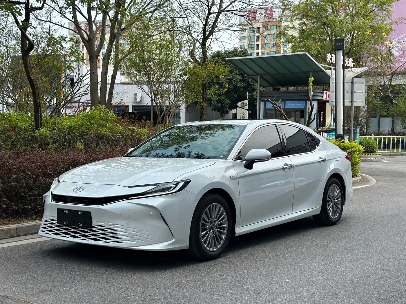 Toyota Camry 2025 2024 Hybrid 2.0HGVP Luxury Edition