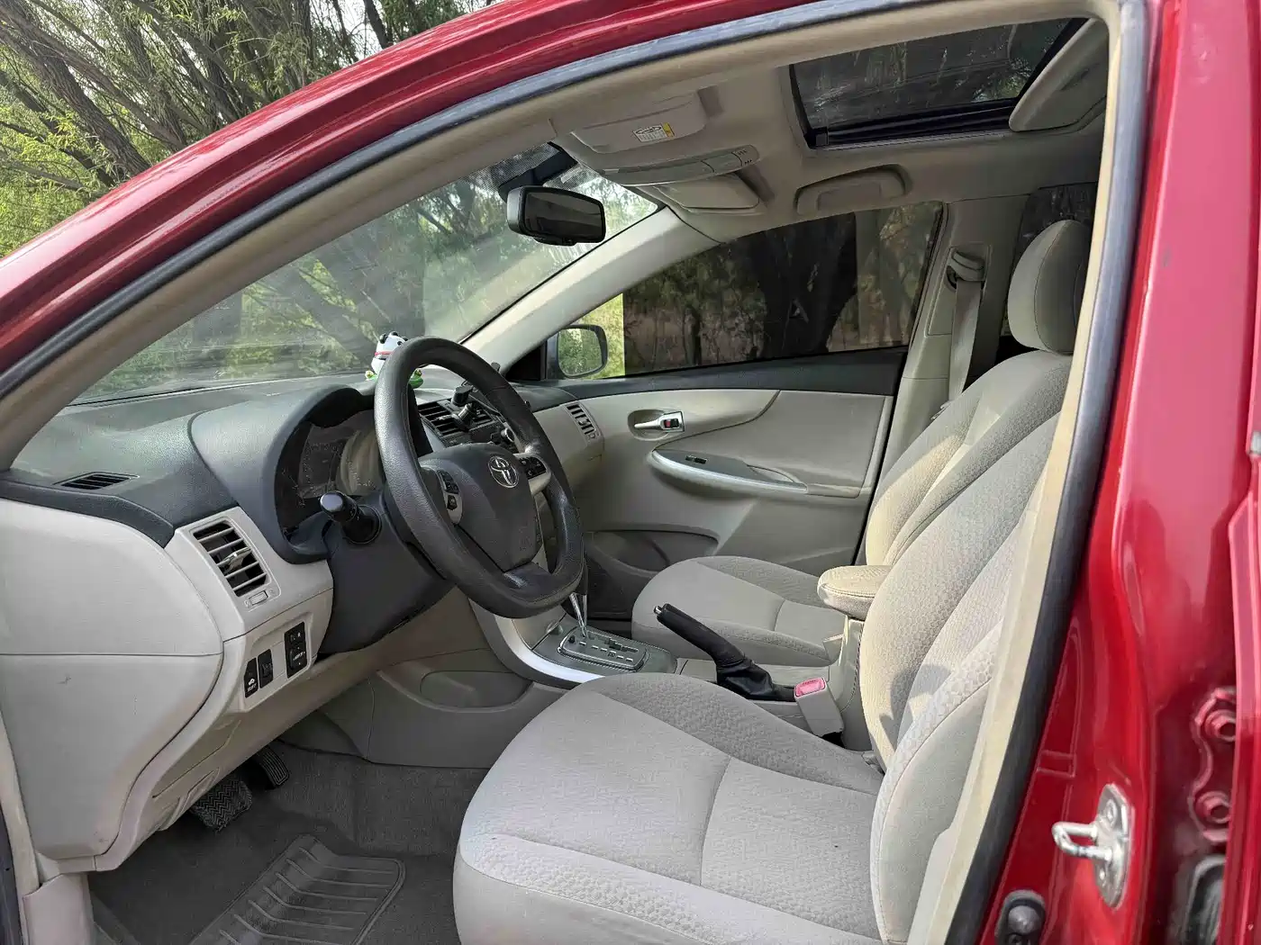 Toyota Corolla 2011 Model 1.6L Automatic GL Sunroof фото 5