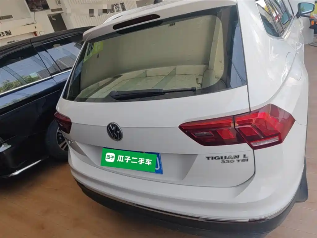 Volkswagen Tiguan L 2017 330TSI Automatic 2WD Comfort Edition фото 6