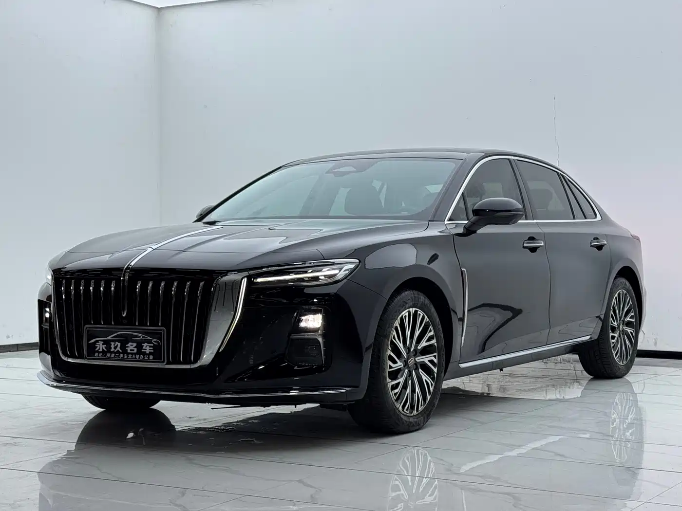 Hongqi H5 2024 2.0T Automatic Smart Connect Flag Smooth Edition