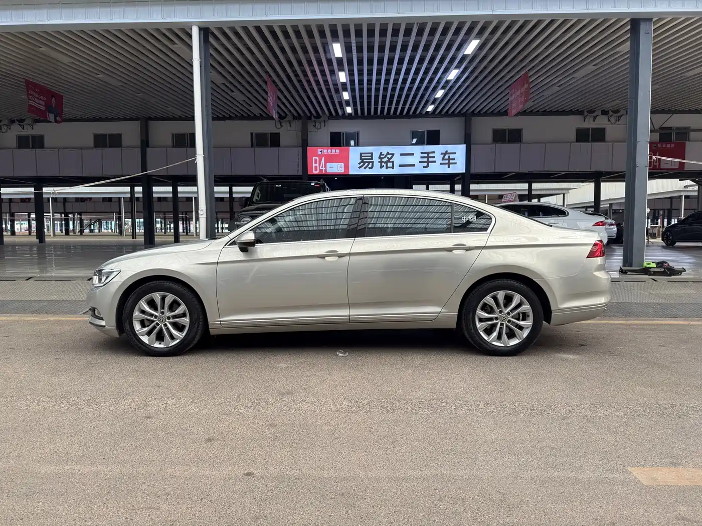 Volkswagen Magotan 2017 330TSI DSG Luxury фото 3