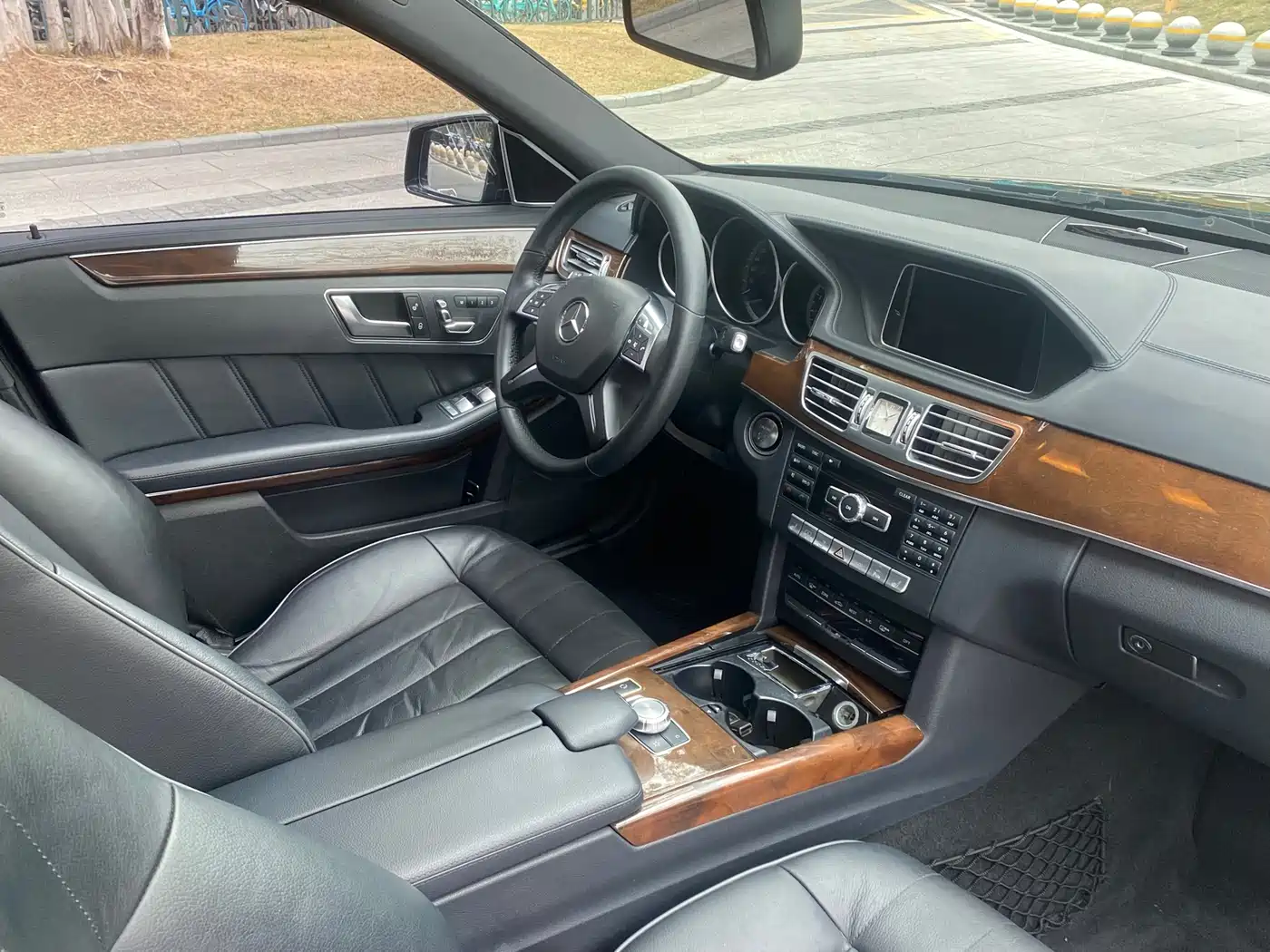 Mercedes-Benz E-Class 2015 E 320 L Luxury 4MATIC фото 7