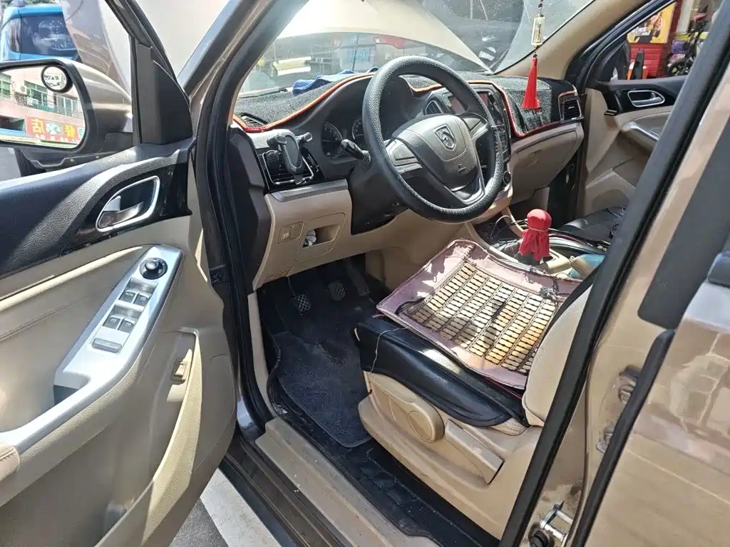 Baojun 730 2015 2014 1.5L Manual Standard 7-seater