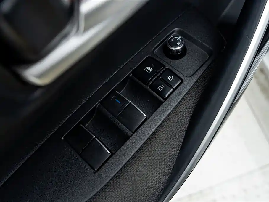 Toyota Levin 2022 Dual Engine 1.8H E-CVT Luxury Edition фото 24