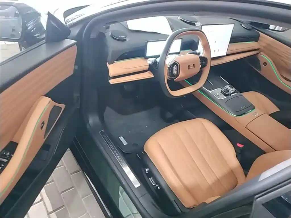Geely Galaxy Galaxy Xingyao 8 2025 130km EM-P Starship Edition фото 15