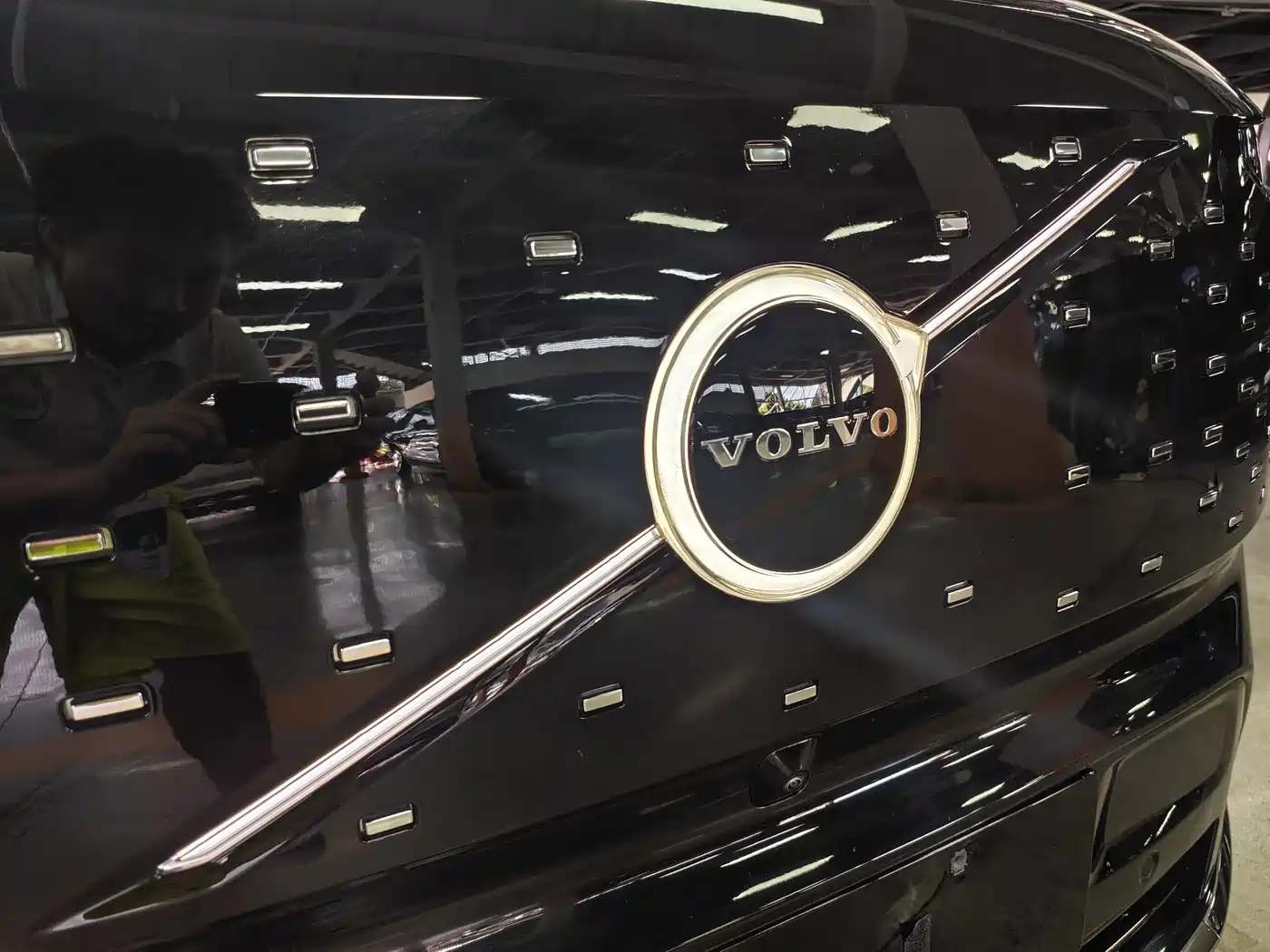 Фото 17 - Volvo EM90
