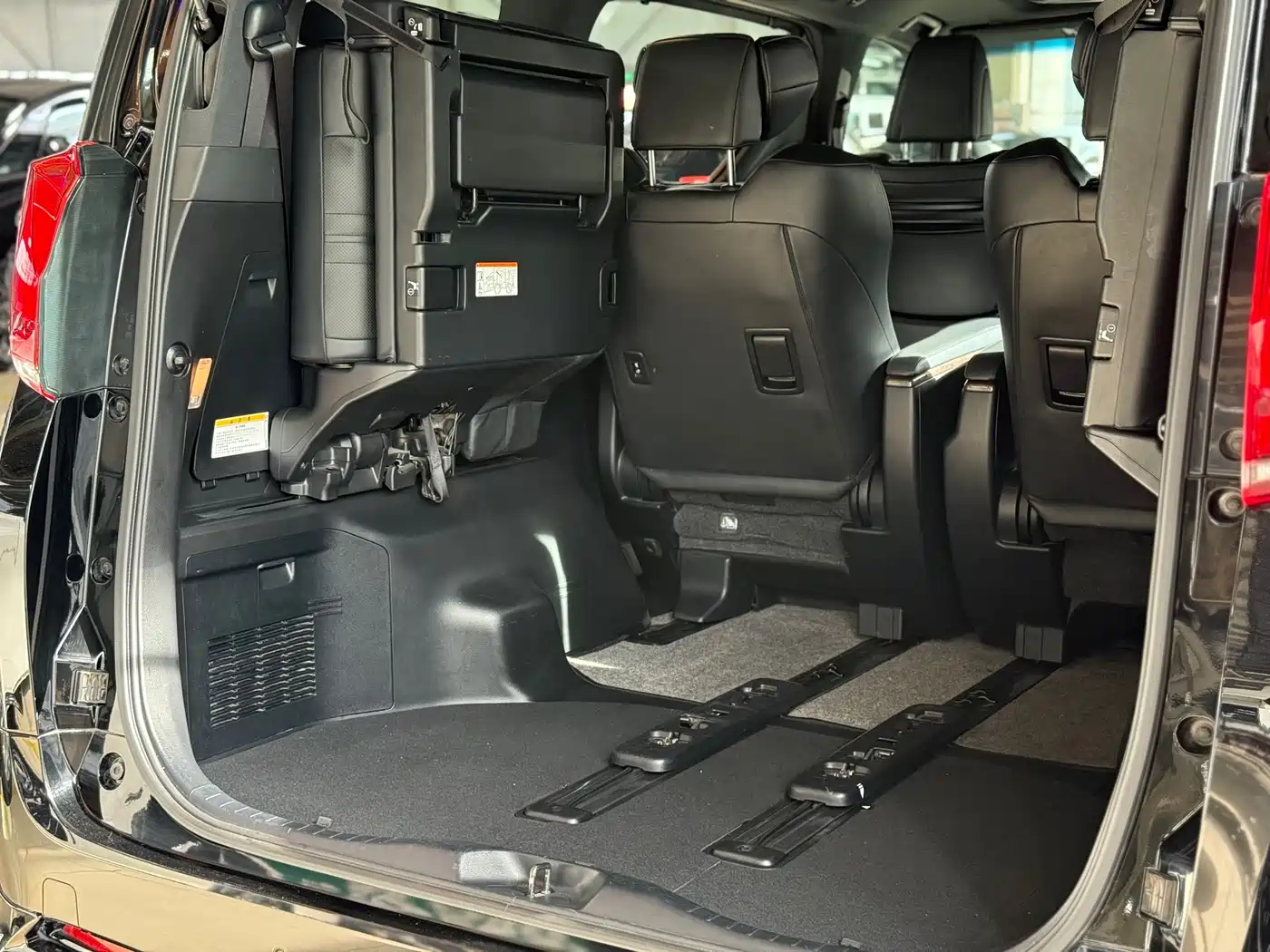 Toyota Alphard 2018 Facelift 3.5L Premium Edition фото 22