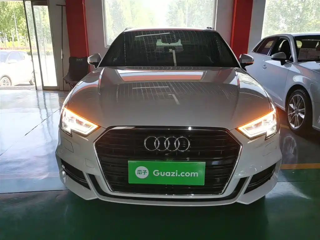 Audi A3 2018 30th Anniversary Sportback 40 TFSI Sport фото 3
