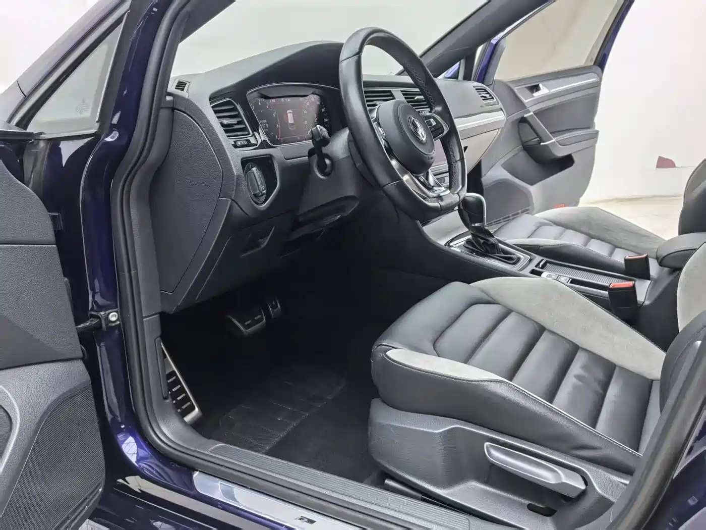 Volkswagen Golf 2019 280TSI DSG R-Line China VI фото 13