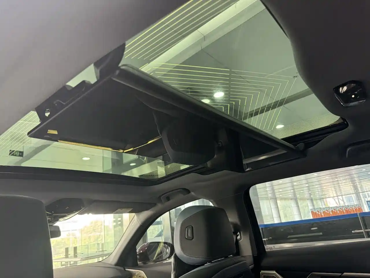 BMW 5 Series 2024 530Li Premium M Sport Package фото 20