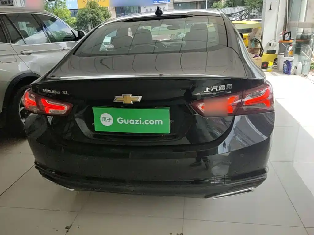 Photo 6 - Chevrolet Malibu XL