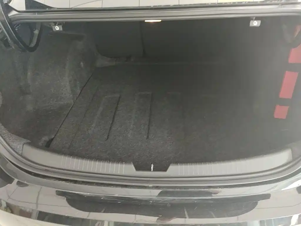 Photo 19 - Chevrolet Malibu XL