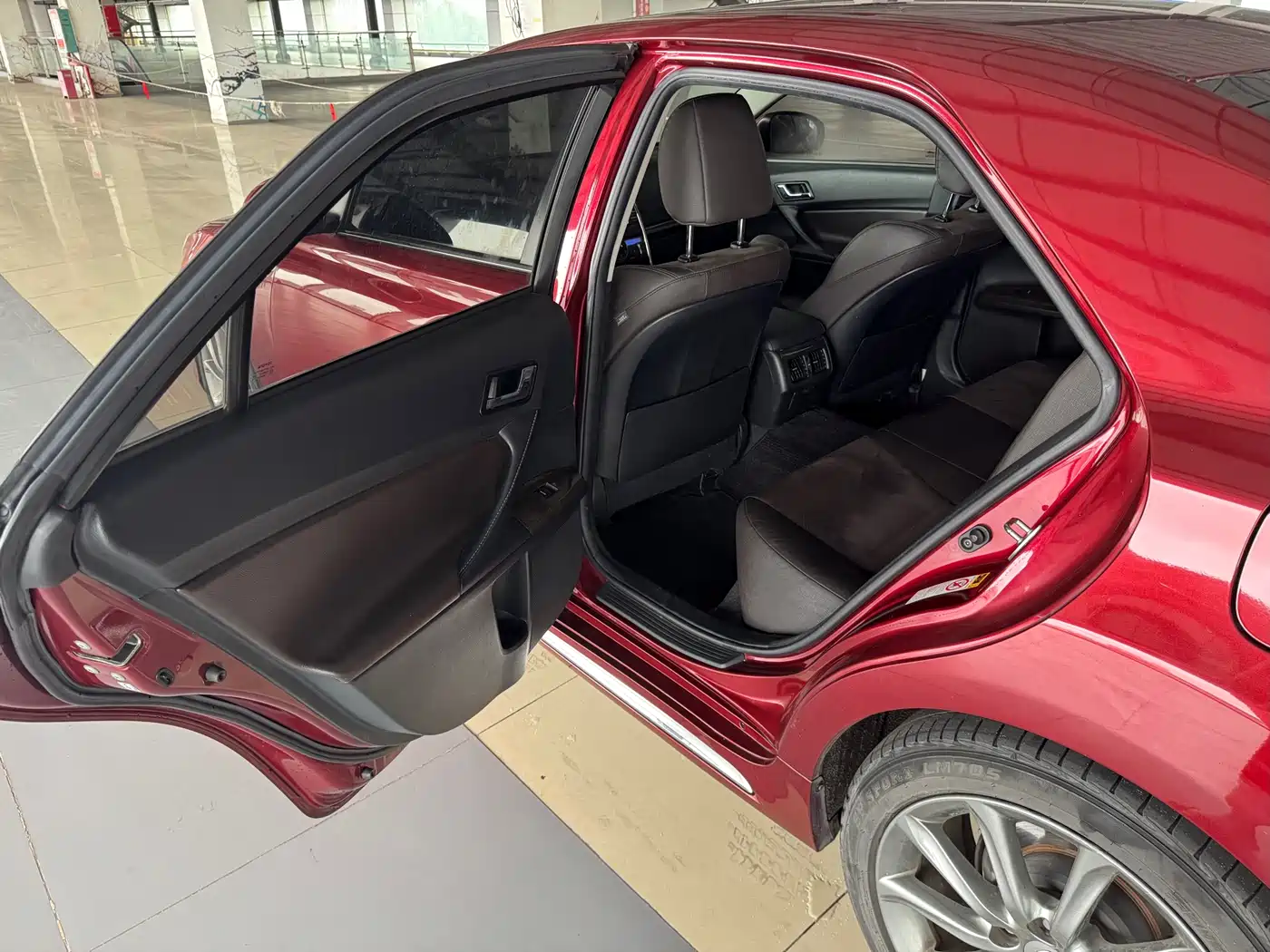 Toyota Reiz 2013 2.5V Premium Edition фото 10