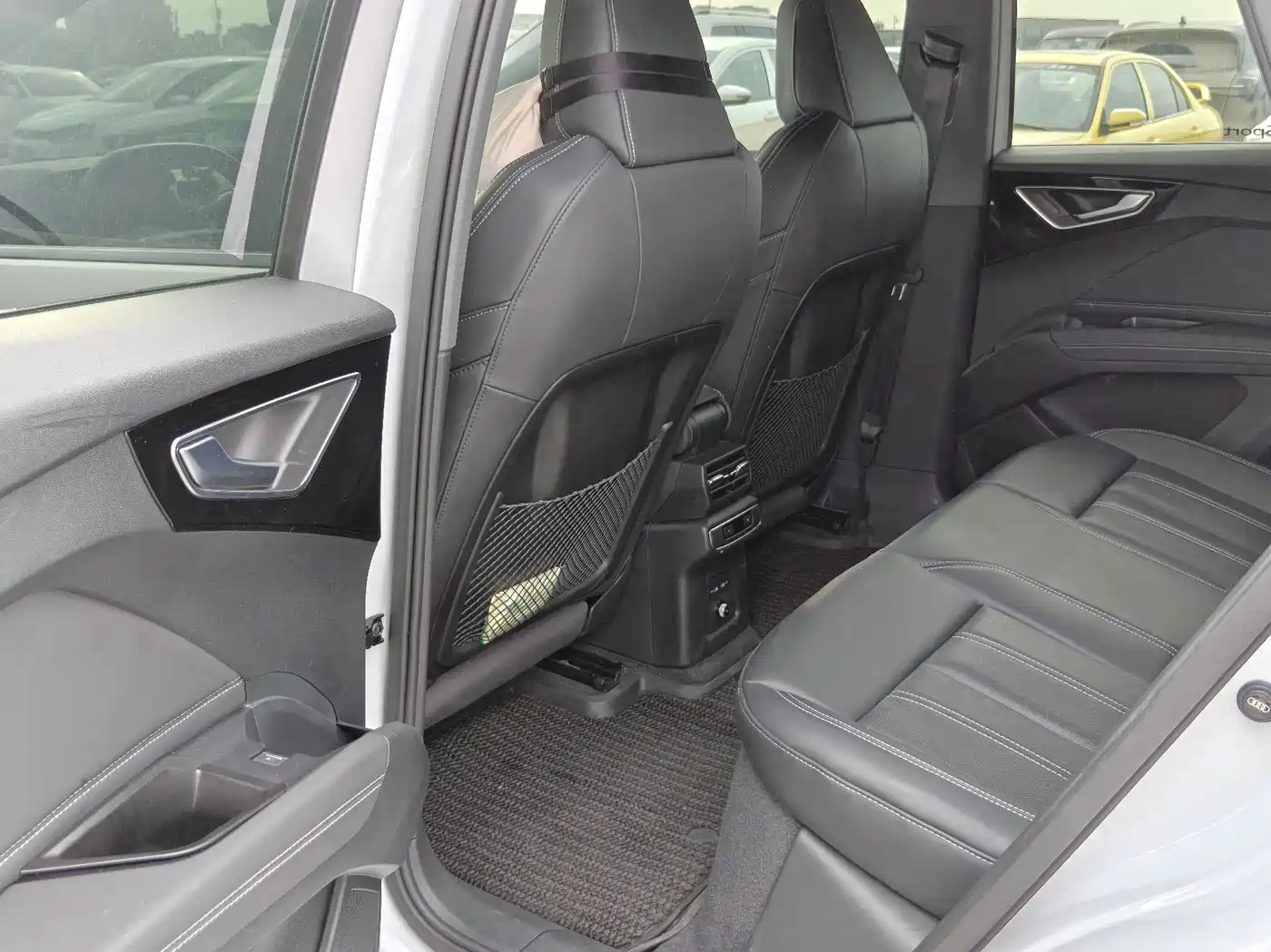 Audi Q4 e-tron 2023 40 e-tron Innovation Edition фото 8