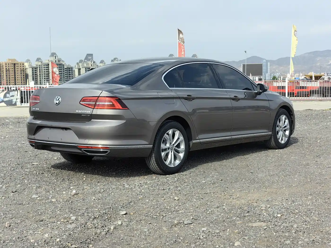 Volkswagen Magotan 2017 330TSI DSG Luxury фото 6