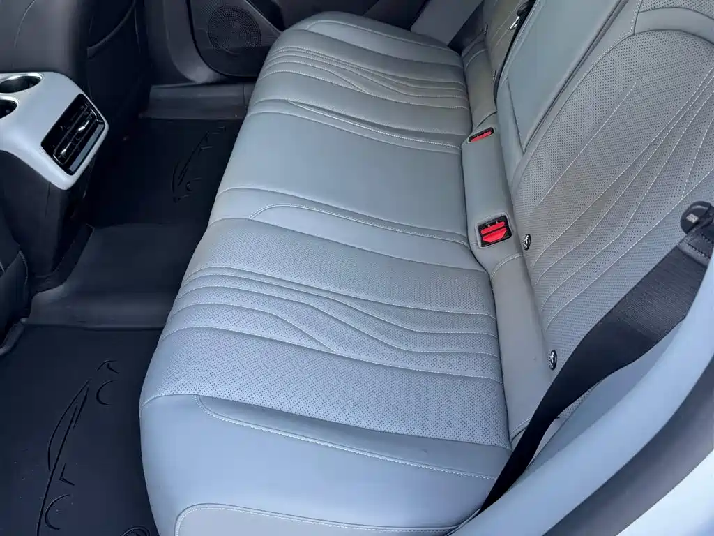 GEELY GALAXY GALAXY E8