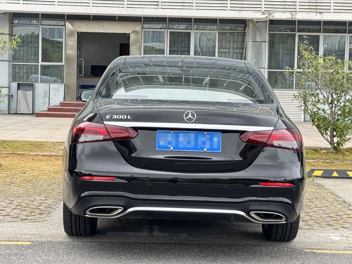 Mercedes-Benz E-Class 2022 E 300 L Sport Fashion фото 18