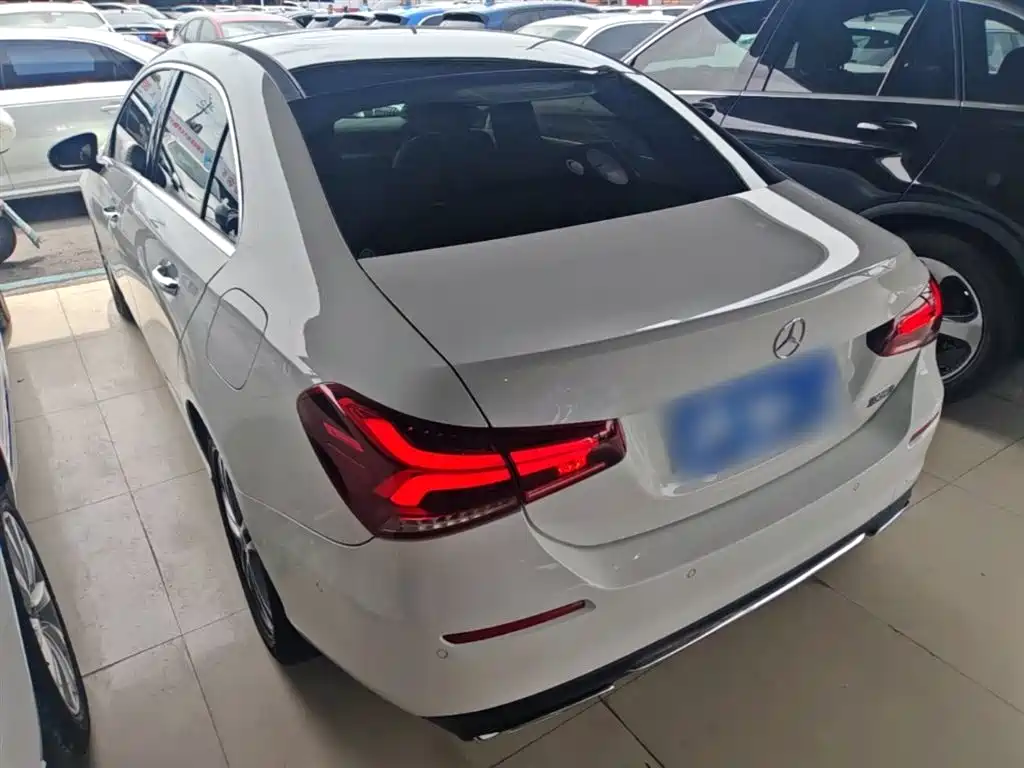 Mercedes-Benz A-Class 2020 A 200 L фото 5