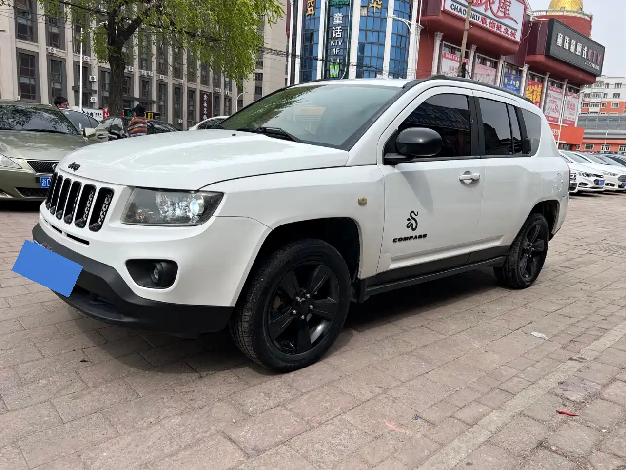 Photo 1 - Jeep Compass (Import)