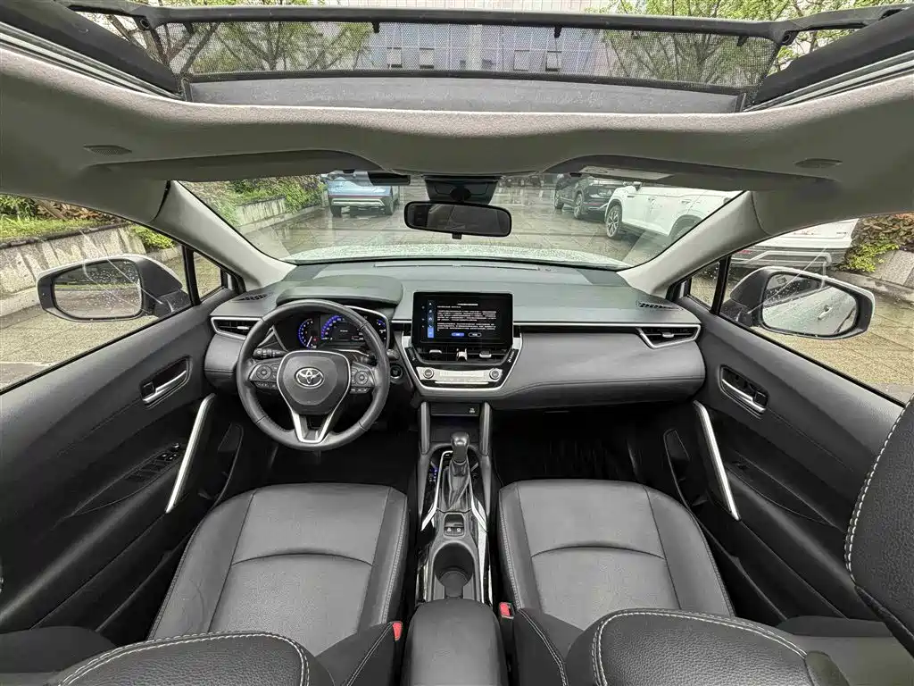 Toyota Corolla Cross 2022 2.0L Flagship Edition фото 9