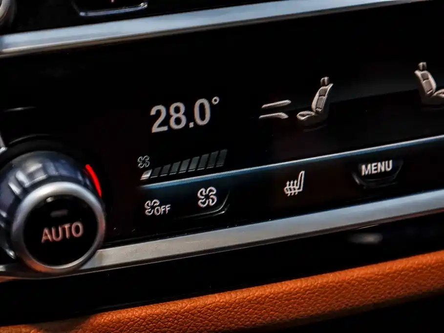 BMW 6 Series GT 2022 Model 630i Luxury Design Package фото 34