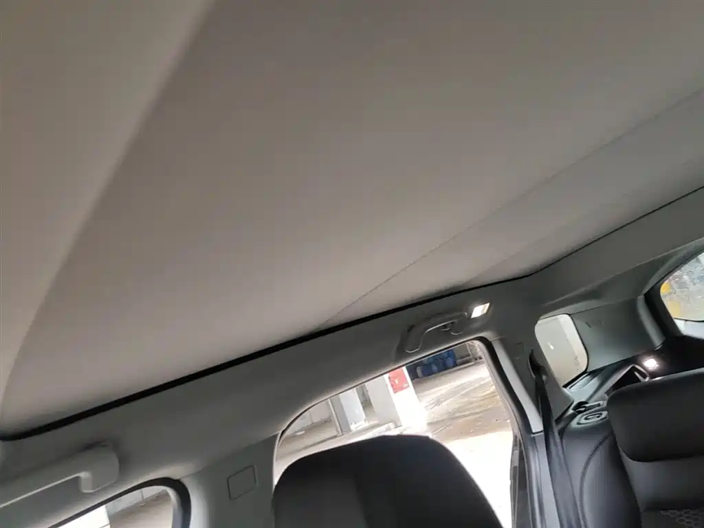 Land Rover Discovery Sport 2018 240PS PURE Edition фото 18