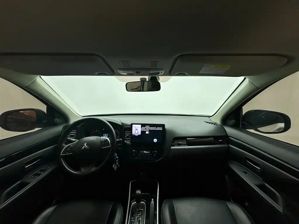 Mitsubishi Outlander 2021 2.0L 2WD Smooth Ride Version 5-Seater фото 10