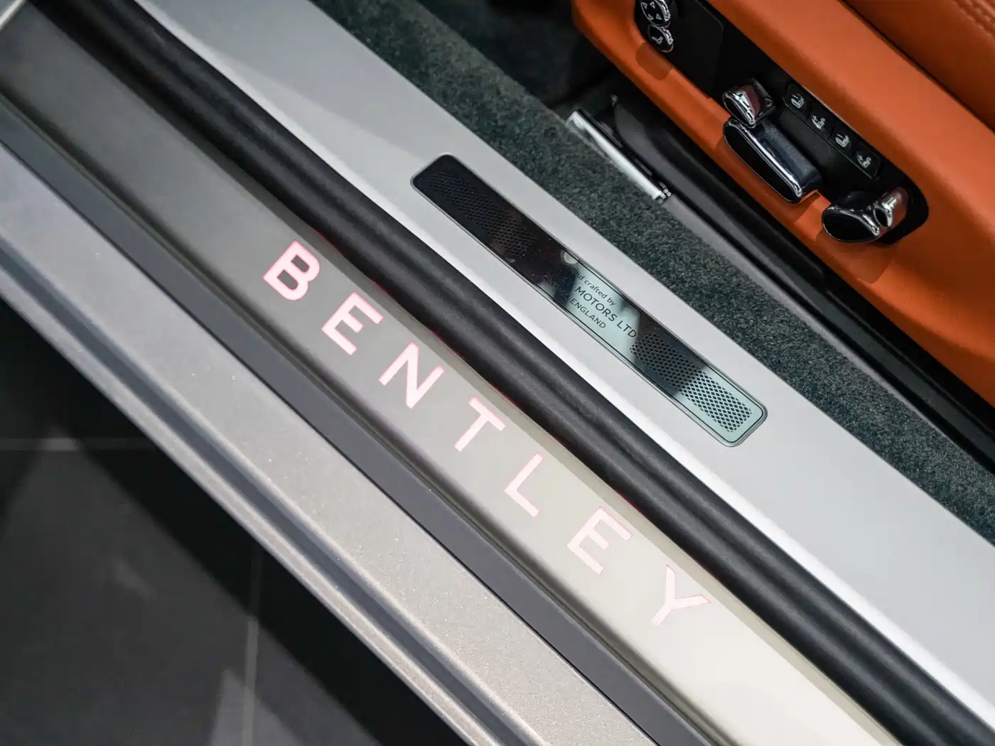 Bentley Continental 2022 6.0T GT W12 Mulliner Convertible фото 5