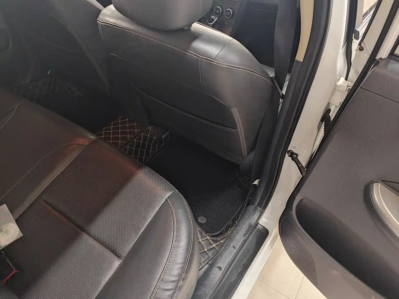 BYD L3 2015 Energy-saving Edition 1.5L Automatic Comfort фото 9