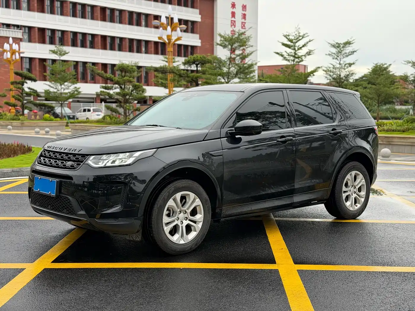 Photo 1 - Land Rover Discovery Sport